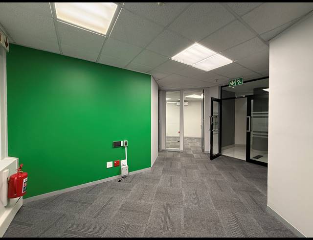 164M² OFFICE TO LET IN PARKTOWN